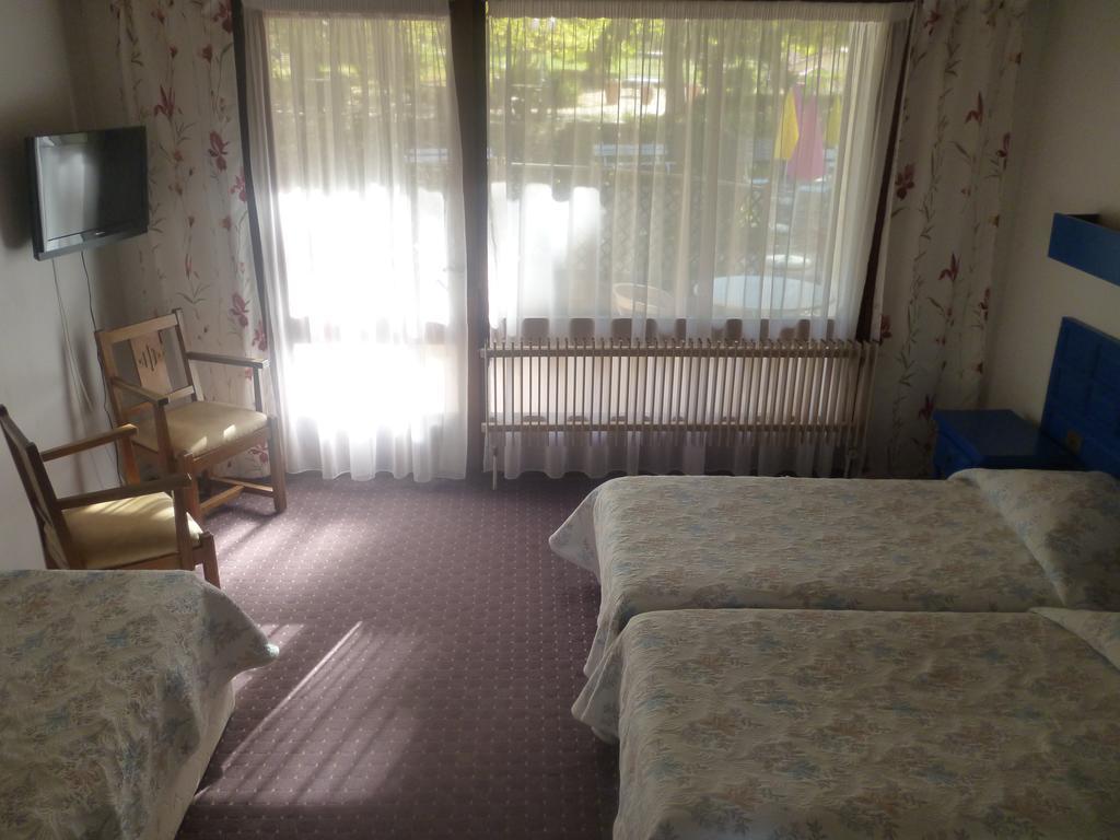 Hotel Le Mas Fleuri แวร์เนต์-เลส์-บานส์ ภายนอก รูปภาพ