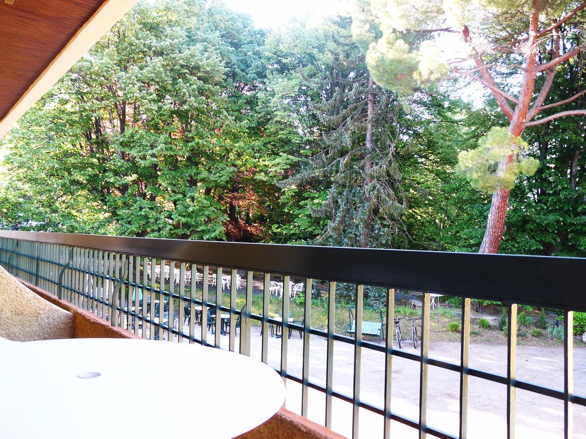 Hotel Le Mas Fleuri แวร์เนต์-เลส์-บานส์ ภายนอก รูปภาพ