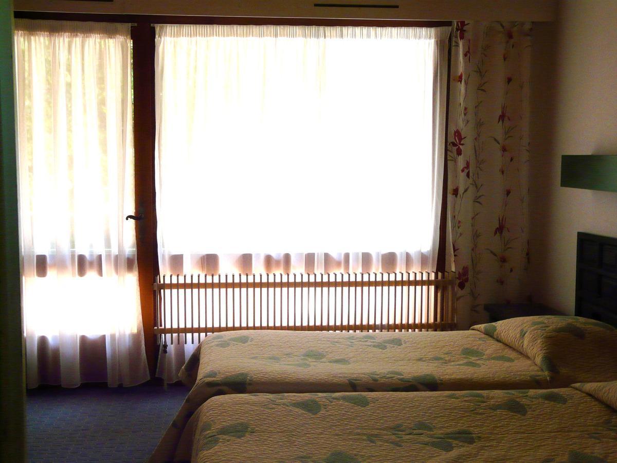 Hotel Le Mas Fleuri แวร์เนต์-เลส์-บานส์ ภายนอก รูปภาพ